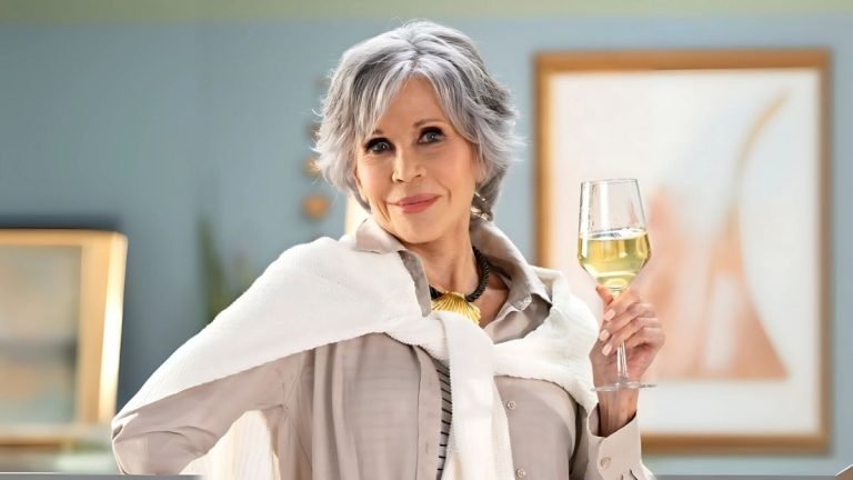 16 Stylish Grey Bob Haircuts For A Fresh & Modern Look
