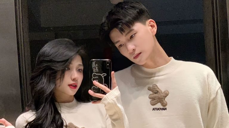 15 Casual Matching Outfits for Couples to Rock Together