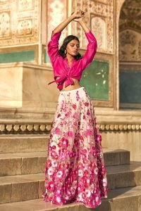 15 Stylish Lace Skirt Outfits Every Girl Needs to Try