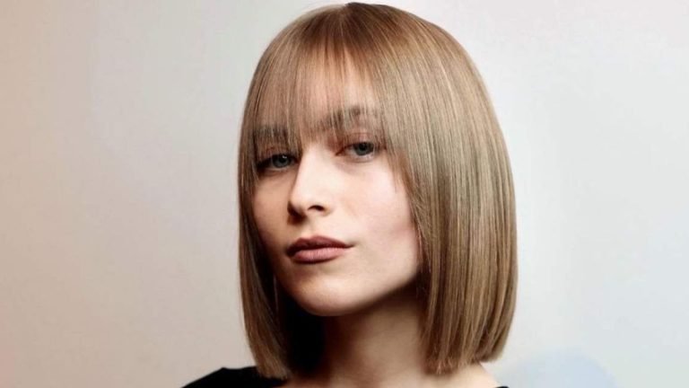 14 Perfect Chin-Length Blunt Bob Hairstyles for a Polished Look