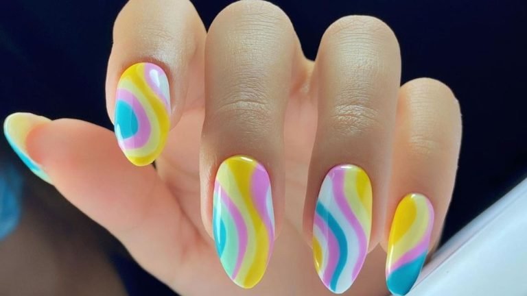 15 Gorgeous Swirl Nail Ideas That Are Perfect for Any Occasion