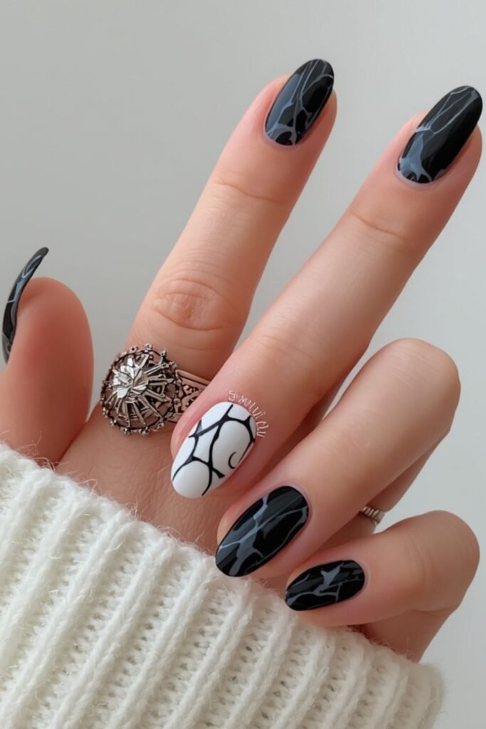 Marble-Effect-in-Black-and-White.jpg
