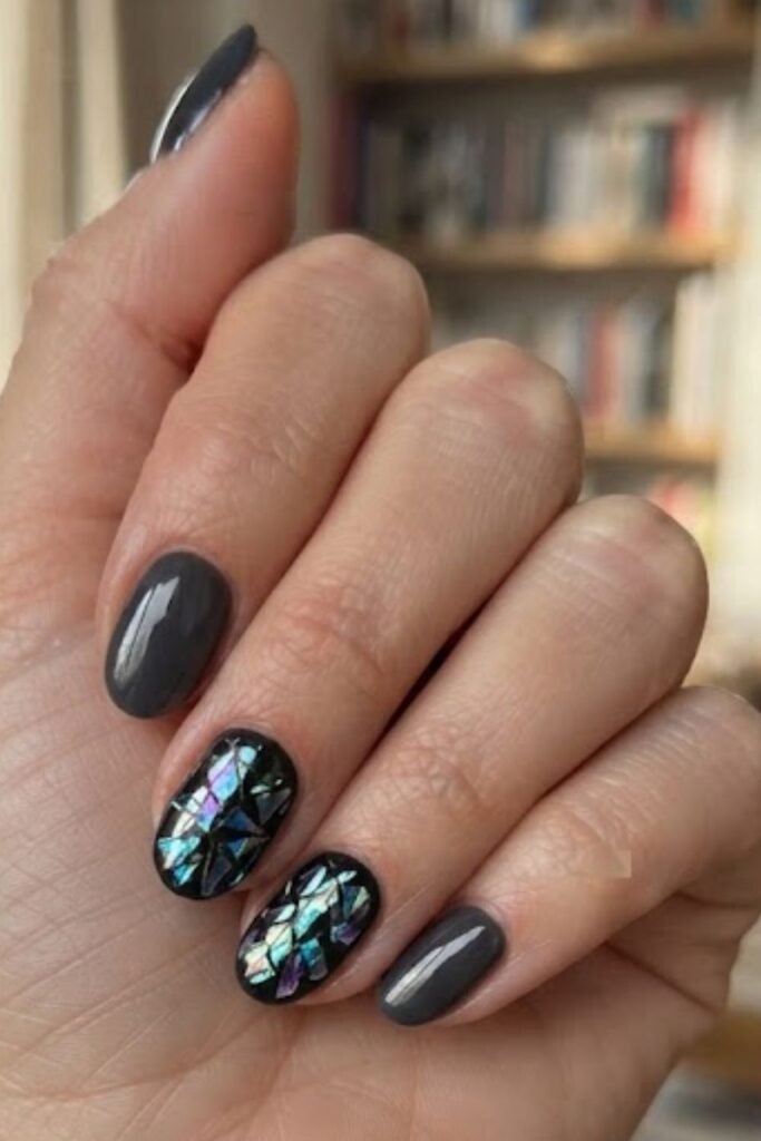 Cracked Glass Accent on Dark Set