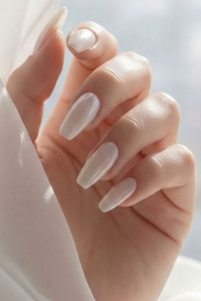 Lace Tips With a 3D Bow