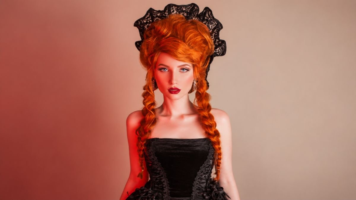 16 Halloween Hairstyles for Long Hair Women: Witchy to Glam